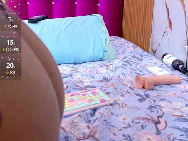 skinnyindiansluttt webcam