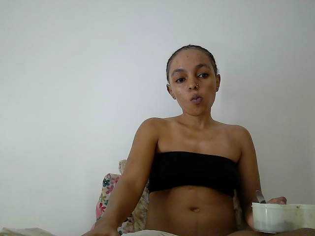 Sinfulpetite2's BongaCams show and profile