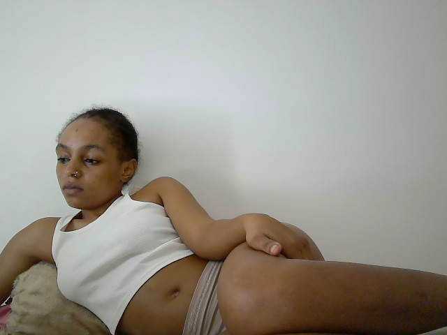 Sinfulpetite2's BongaCams show and profile