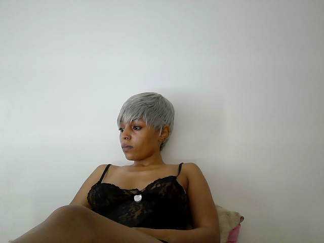 Sinfulpetite2's BongaCams show and profile