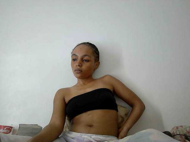 Sinfulpetite2's BongaCams show and profile