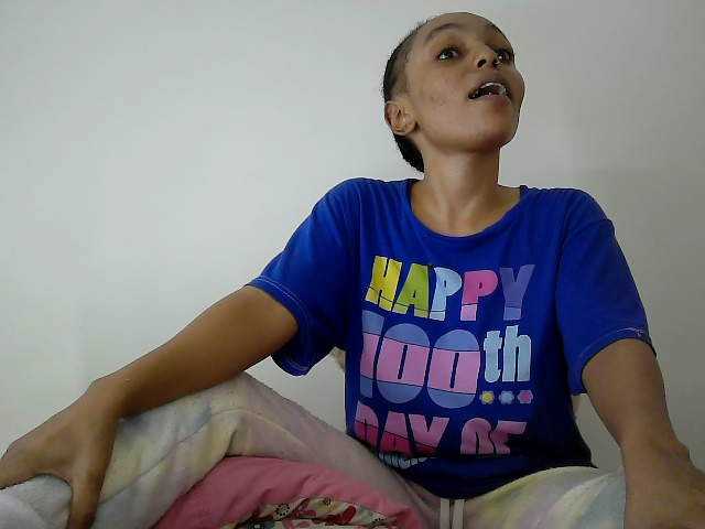 Sinfulpetite2's BongaCams show and profile