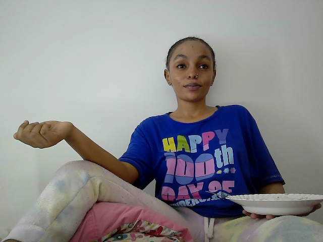 Sinfulpetite2's BongaCams show and profile