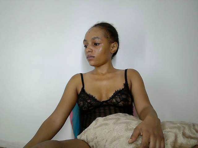 Sinfulpetite2's BongaCams show and profile