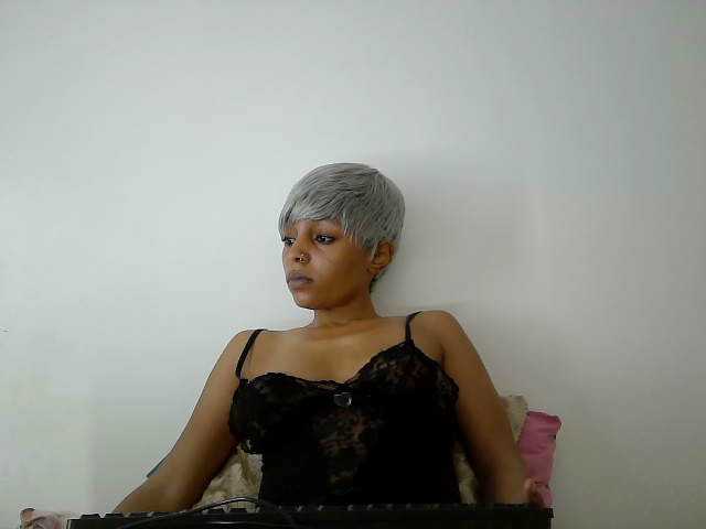 Sinfulpetite2's BongaCams show and profile