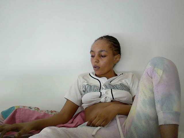 Sinfulpetite2's BongaCams show and profile