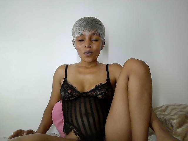 Sinfulpetite2's BongaCams show and profile