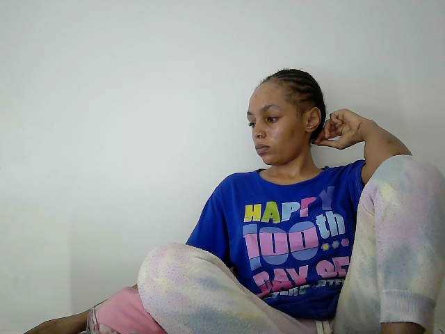 Sinfulpetite2's BongaCams show and profile