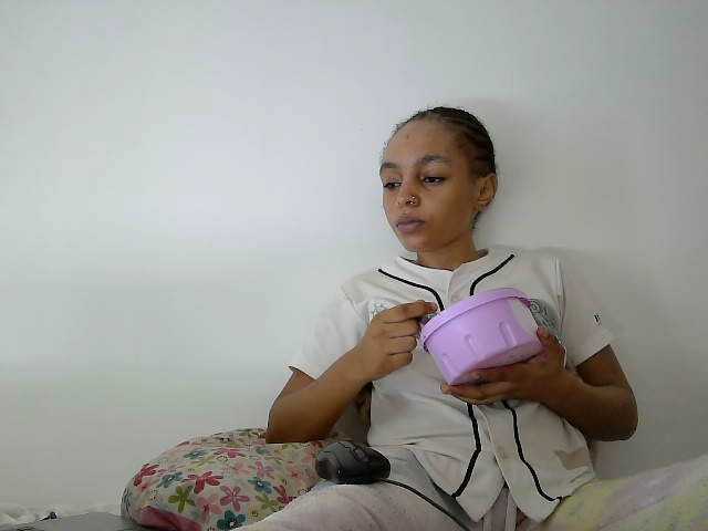 Sinfulpetite2's BongaCams show and profile