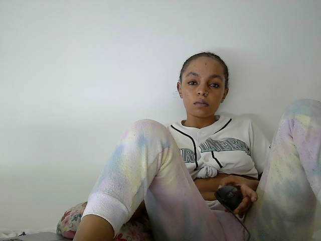 Sinfulpetite2's BongaCams show and profile