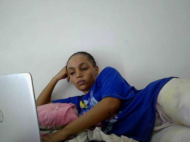 Sinfulpetite2's BongaCams show and profile