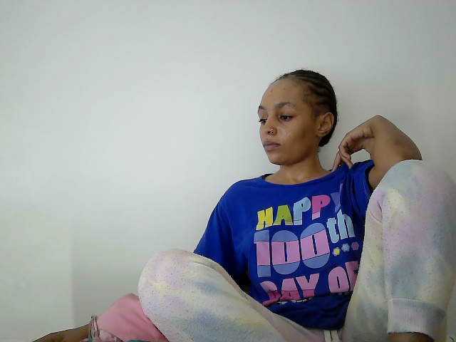 Sinfulpetite2's BongaCams show and profile