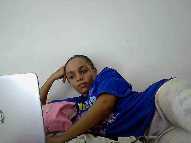 Sinfulpetite2's BongaCams show and profile