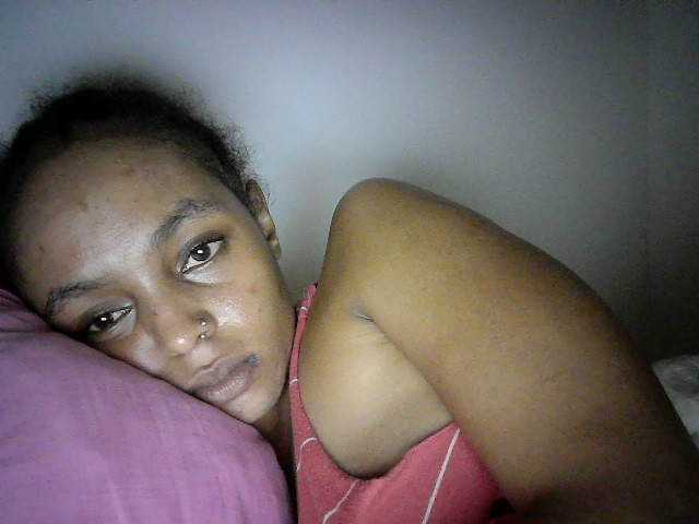 Sinfulpetite2's BongaCams show and profile