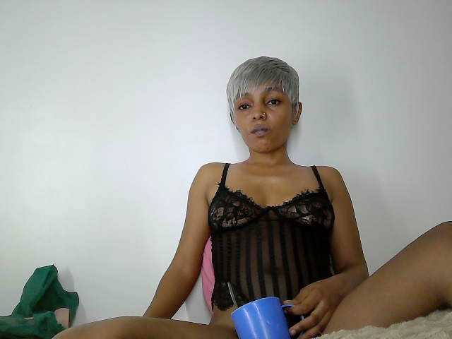 Sinfulpetite2's BongaCams show and profile