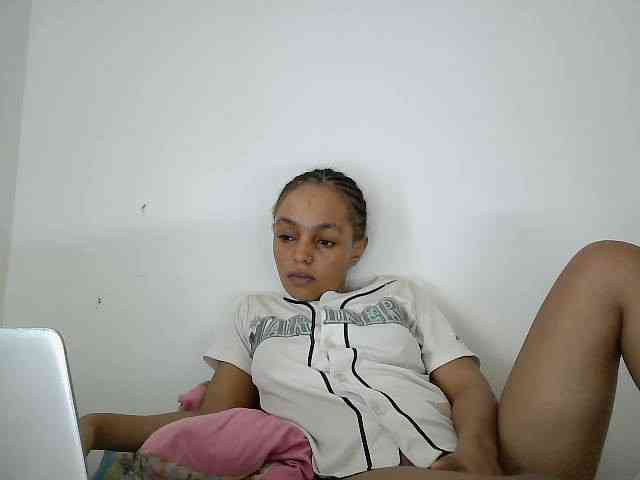 Sinfulpetite2 webcam