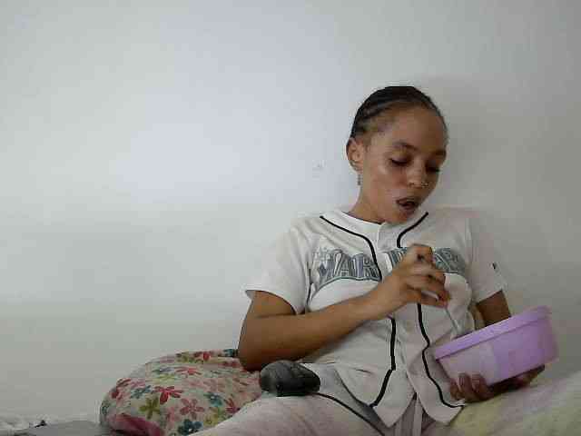 Sinfulpetite2 webcam