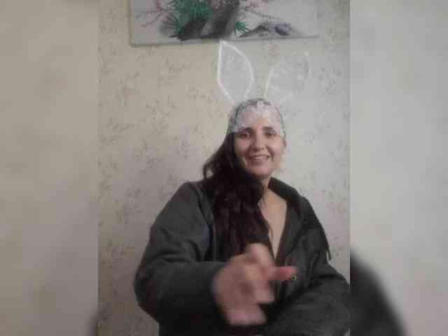 Bombshellnika webcam