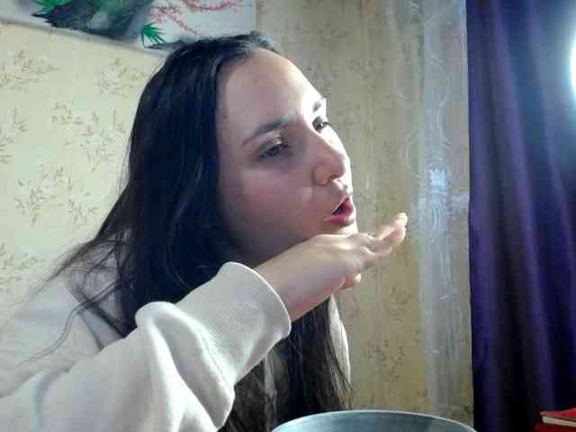 Bombshellnika webcam