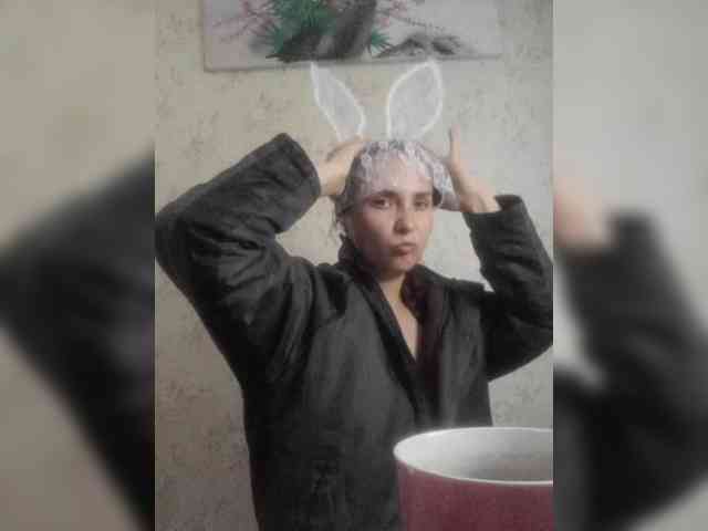 Bombshellnika webcam