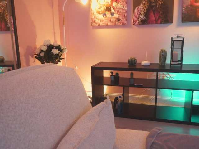 OlyviaDelight's BongaCams show and profile