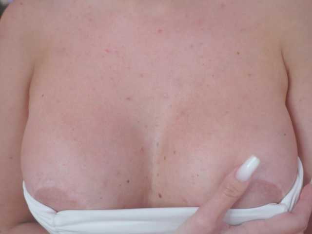 OlyviaDelight's BongaCams show and profile