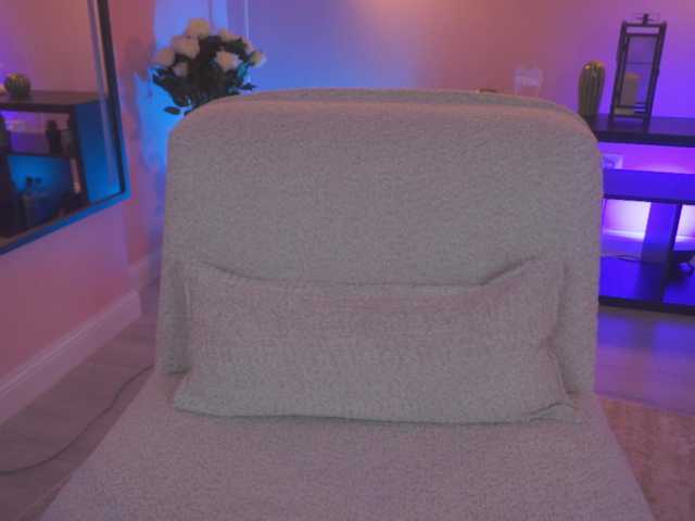 OlyviaDelight's BongaCams show and profile