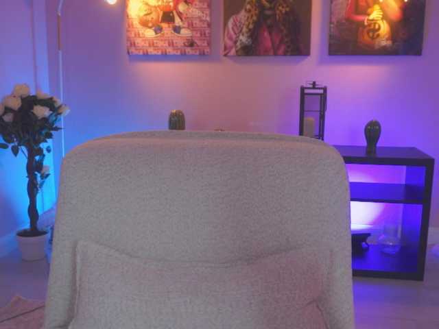 OlyviaDelight's BongaCams show and profile