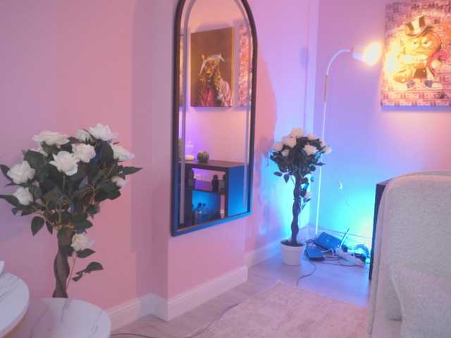 OlyviaDelight's BongaCams show and profile