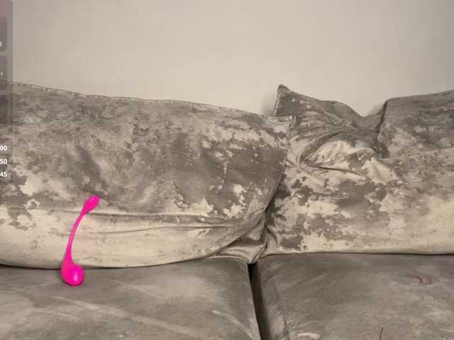 EvaPinklove's BongaCams show and profile