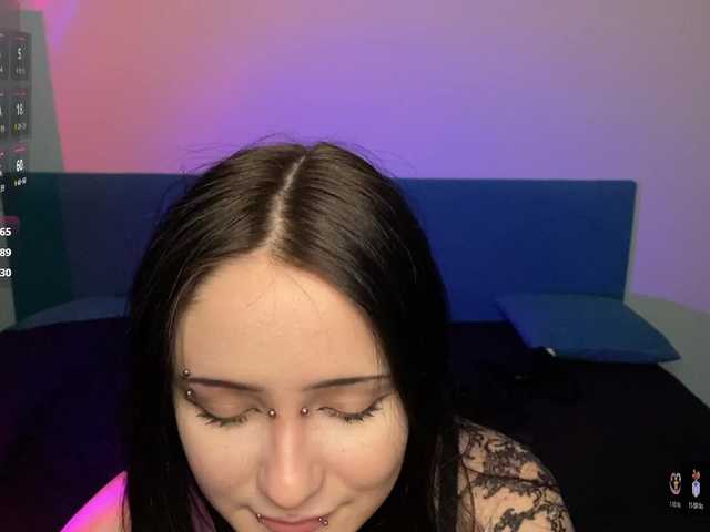 EvaPinklove's BongaCams show and profile