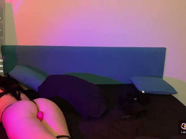 EvaPinklove's BongaCams show and profile