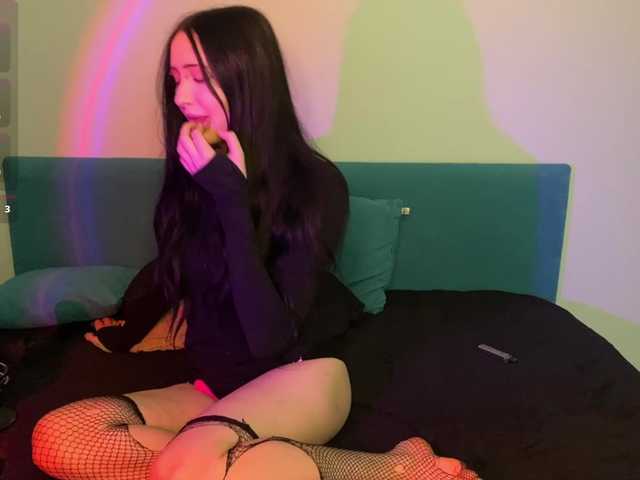 EvaPinklove's BongaCams show and profile