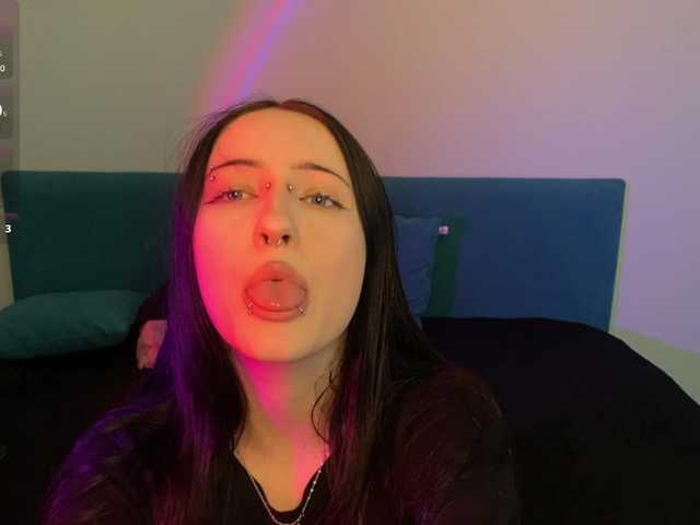 EvaPinklove's BongaCams show and profile
