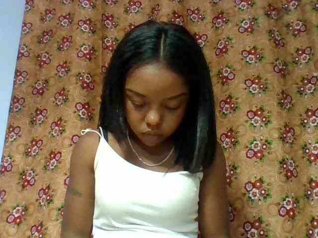 Elysa7 Live Webcam on BongaCams