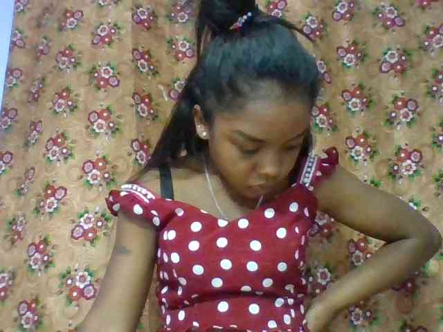 Elysa7 Live Webcam on BongaCams