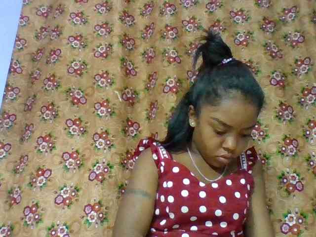 Elysa7 Live Webcam on BongaCams