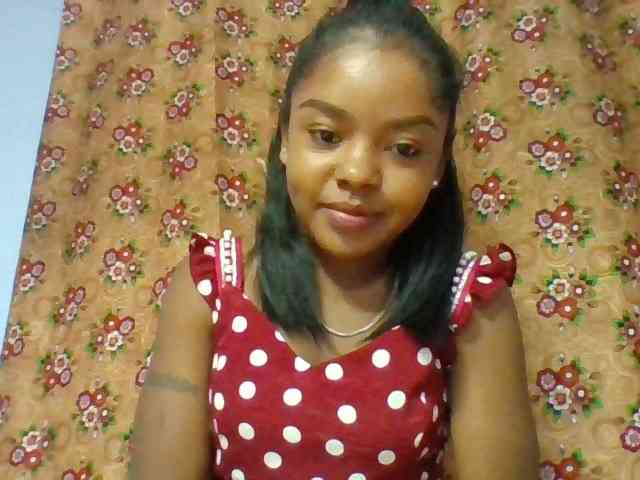 Elysa7 Live Webcam on BongaCams