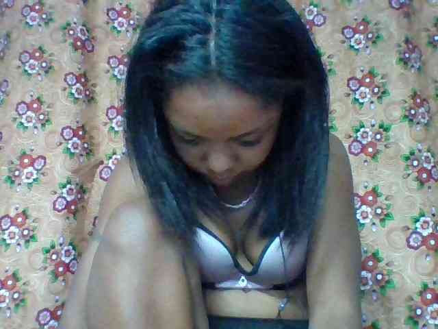 Elysa7 Live Webcam on BongaCams