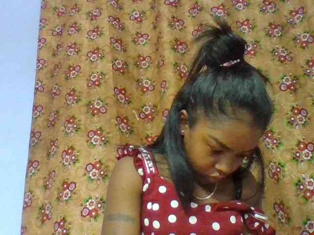 Elysa7 Live Webcam on BongaCams