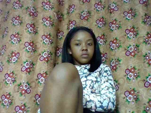 Elysa7 Live Webcam on BongaCams