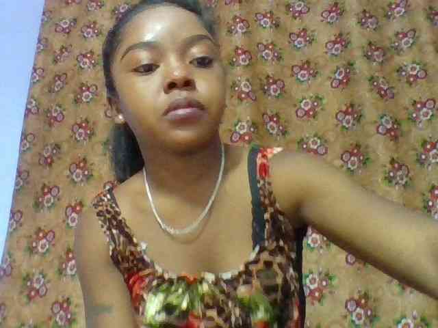 Elysa7 Live Webcam on BongaCams