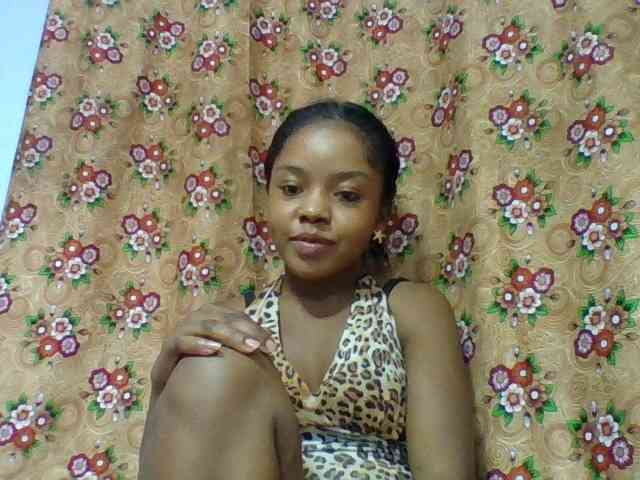 Elysa7 Live Webcam on BongaCams