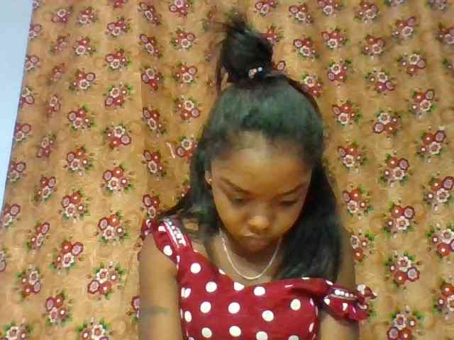 Elysa7 Live Webcam on BongaCams