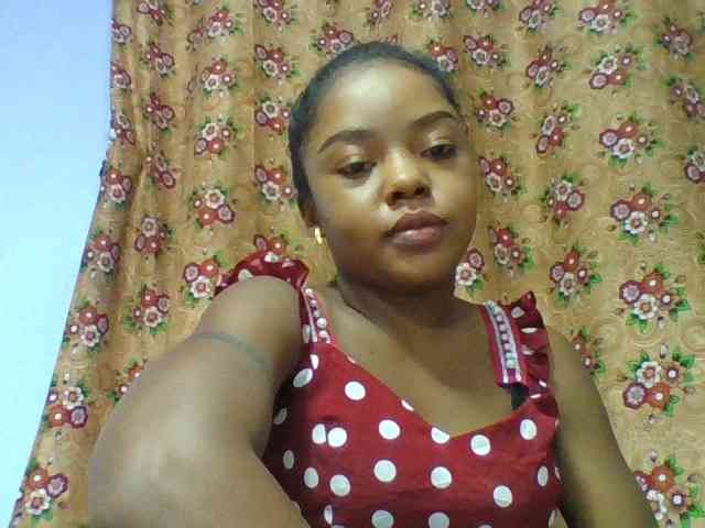 Elysa7 Live Webcam on BongaCams