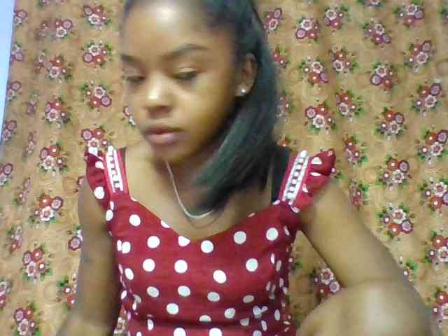 Elysa7 Live Webcam on BongaCams