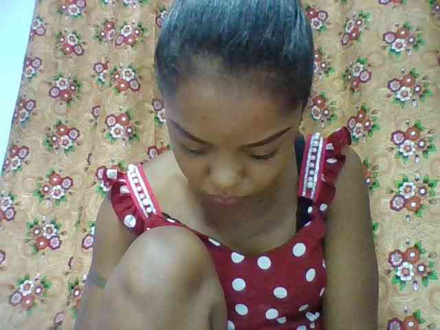 Elysa7 Live Webcam on BongaCams