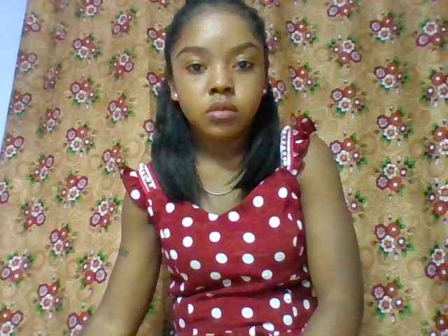 Elysa7 Live Webcam on BongaCams