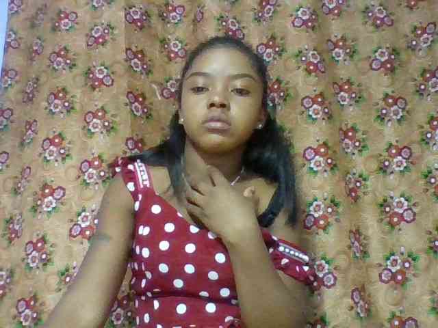 Elysa7 Live Webcam on BongaCams