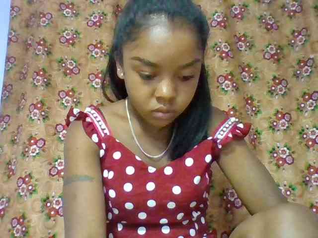 Elysa7 Live Webcam on BongaCams